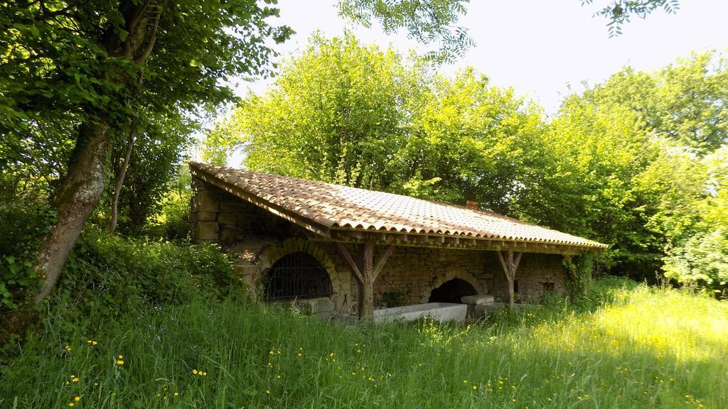 Le Grand Noyer Bed & Breakfast Ambronay Exterior photo
